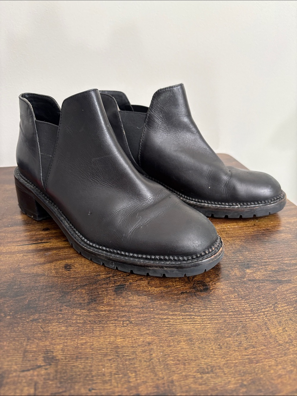 Vagabond Black Leather Chelsea Ankle Boots